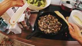 Healthy cooking -  Broccoli and mushroom quiche with wholegrain garlic crust