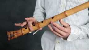 How to play shakuhachi