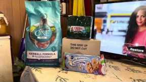 GREAT GIFTS !! TUNA !! TREATS !! COOKIES !! STEWIEKAT AND I ARE BLESSED!! THANK YOU ALL !!