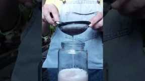 How to make natural insect repellent- garden. 2 ingredients- water💧 & garlic🧄