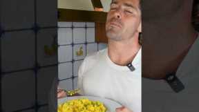 Scrambled Eggs! 🍳 QUICK PROTEIN PACKED BREAKFAST! 👊🏻